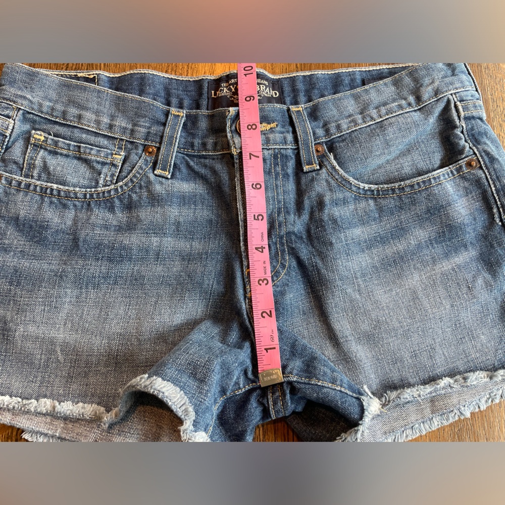 Lucky Brand The Cut Off Shorts Denim Jeans Medium Wash Raw Hem Summer- Size 4/27 - Picture 6 of 6